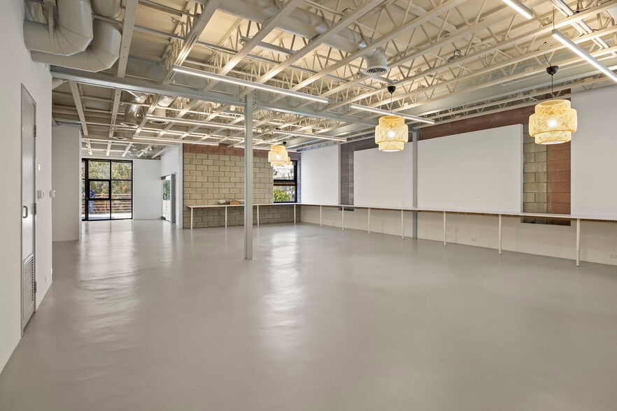 More Photos Of 2110 Main St, Santa Monica Loft Creative Space For Sale