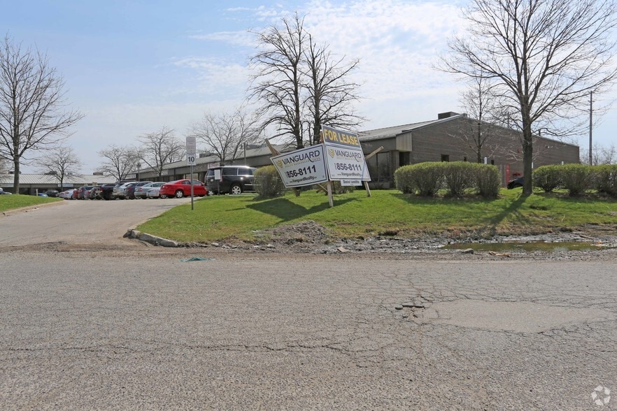More Photos Of 1 Westside Dr, Toronto Light Distribution For Lease