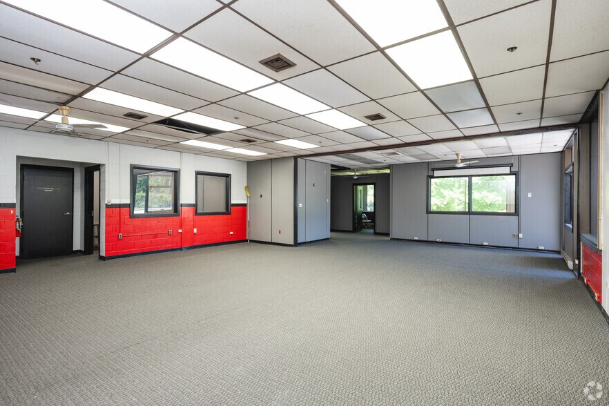 More Photos Of 90 Christ School Rd, Arden Distribution For Sale