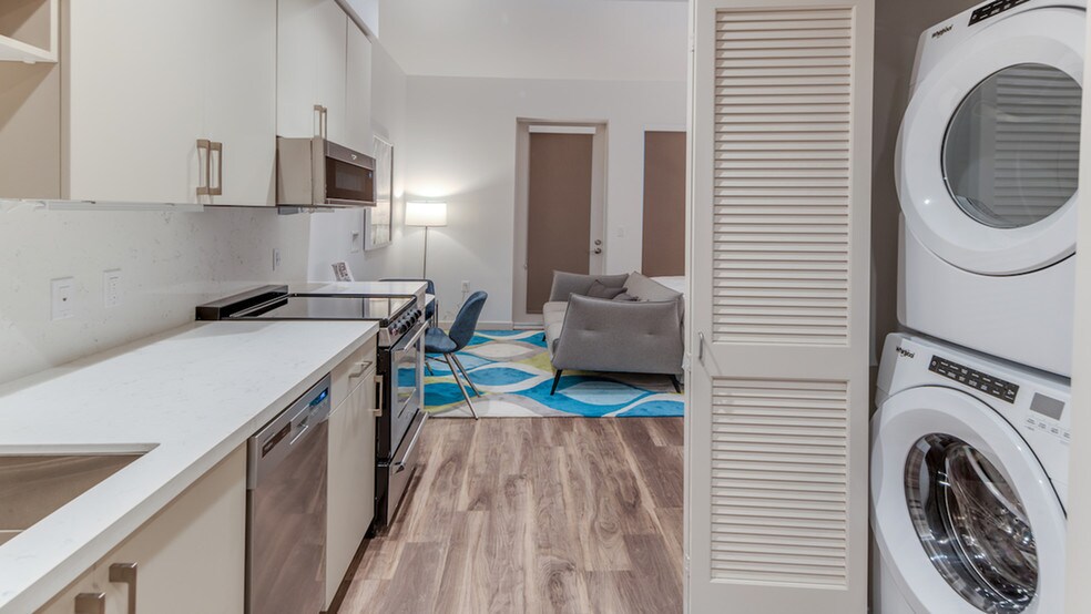 More Photos Of 378 Embarcadero W, Oakland Apartments For Lease