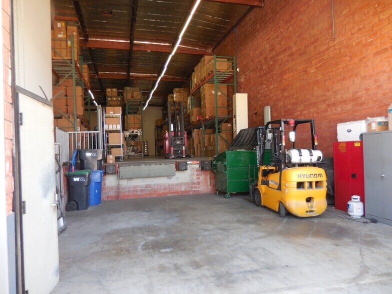 More Photos Of 1206-1210 W Jon St, Torrance Warehouse For Lease