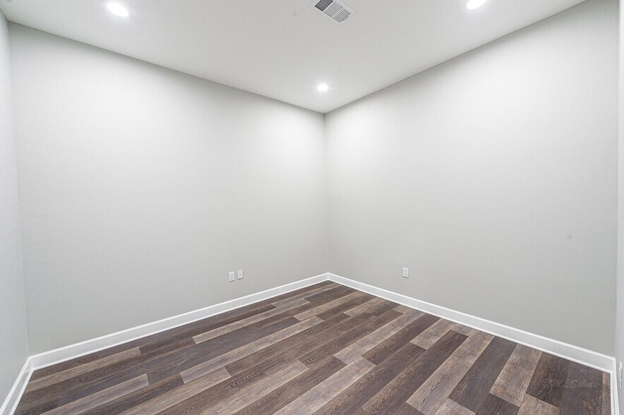 More Photos Of 2035 N Mason Dr, Katy Medical For Lease