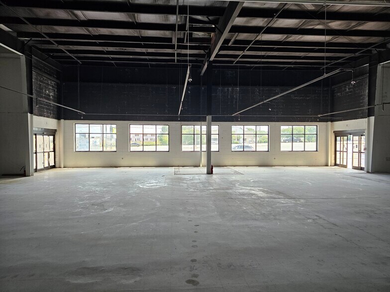 More Photos Of 910 Anderson St, Piedmont Supermarket For Lease