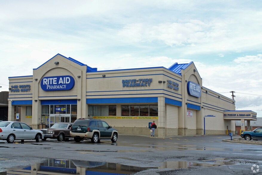 Primary Photo Of 600 Chestnut Ave, Altoona Drugstore For Sale