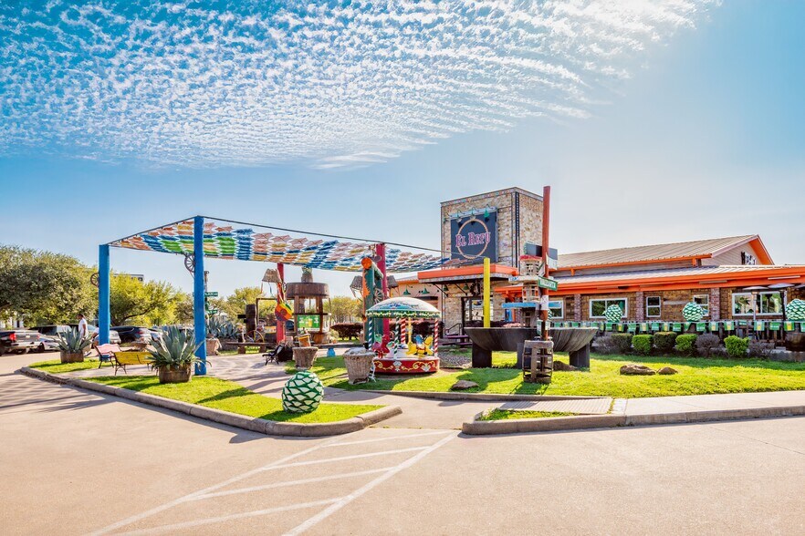 More Photos Of 17111 Tomball Pky, Houston Restaurant For Sale