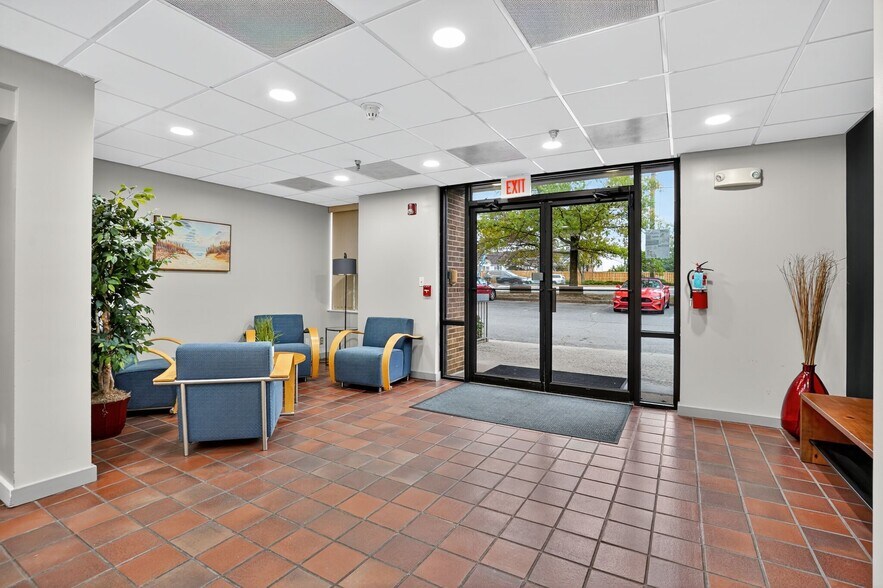 More Photos Of 2050 Old Bridge Rd, Woodbridge Medical For Sale