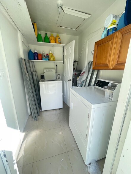 More Photos Of 213 SE Park St, Dania Apartments For Sale