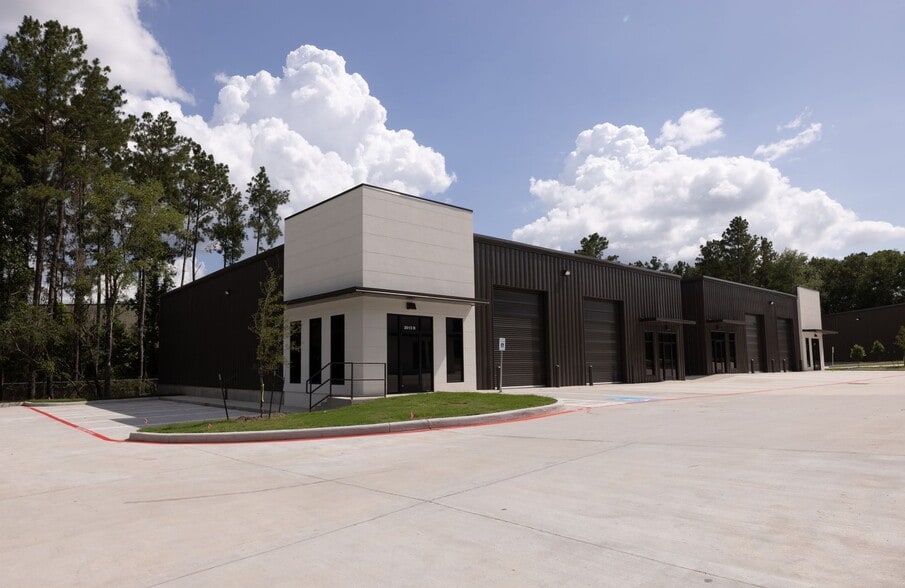 More Photos Of 3513 N Loop 336 W, Conroe Flex For Sale