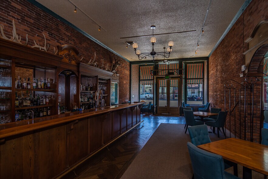 More Photos Of 115 NE Locust St, Oakland Restaurant For Sale
