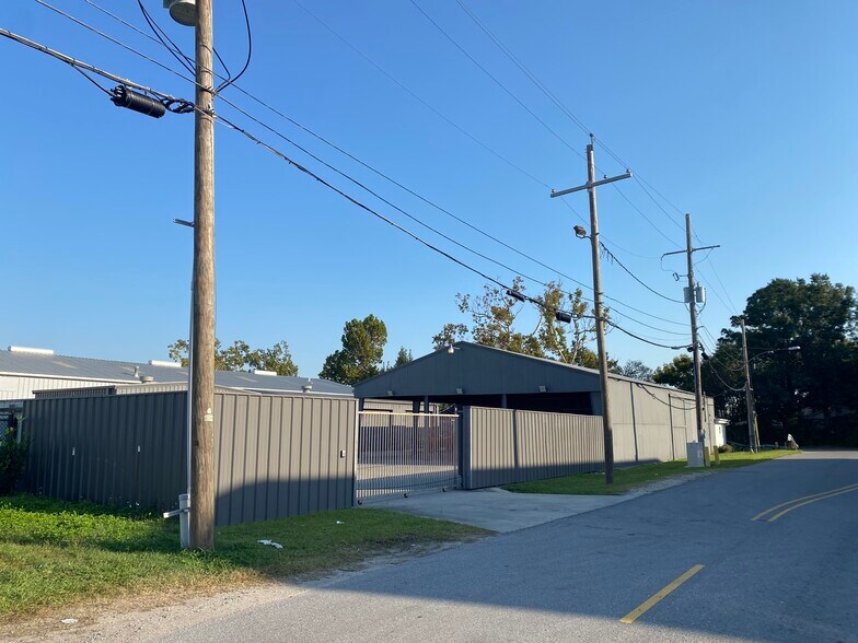 More Photos Of 308 St George Ave, New Orleans Service For Sale