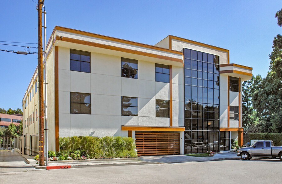 Primary Photo Of 4450 W Lakeside Dr, Burbank Office For Lease