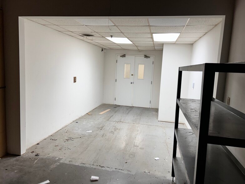 More Photos Of 526-540 Enterprise Dr, Erlanger Light Manufacturing For Lease