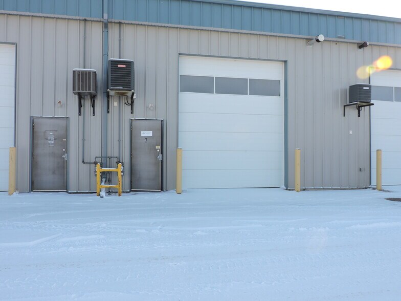More Photos Of 7471 Edgar Industrial Bnd, Red Deer Warehouse For Lease