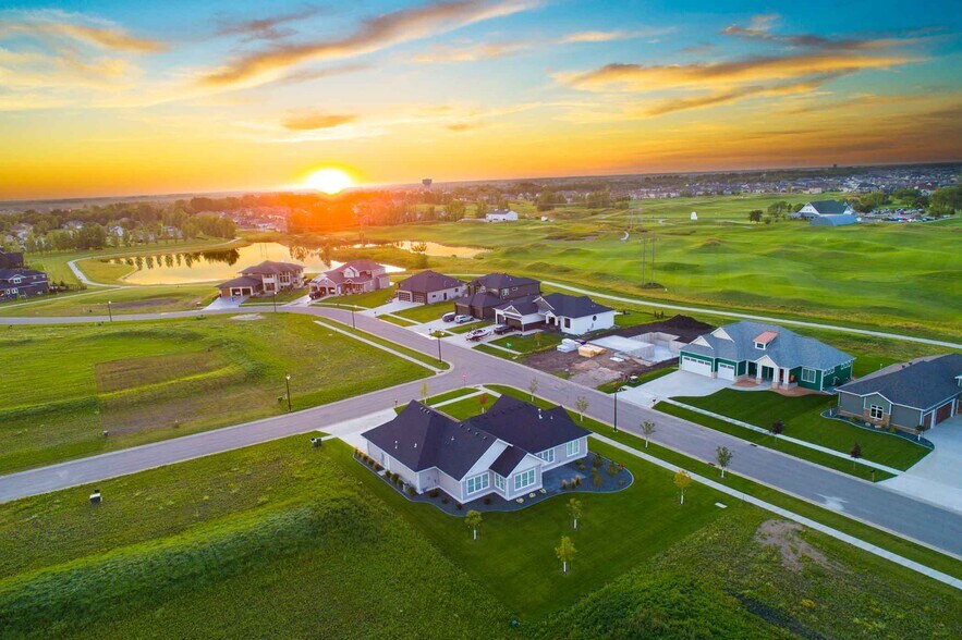 More Photos Of 4844 Rocking Horse Cir S, Fargo Office For Lease