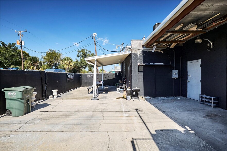 More Photos Of 1834 14th St, Bradenton Freestanding For Sale