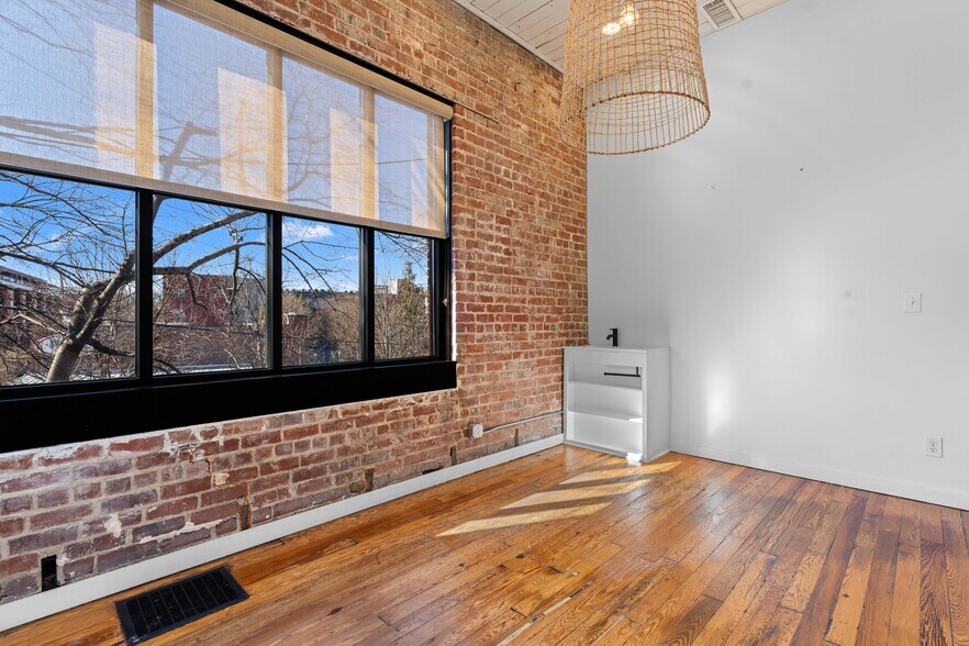 More Photos Of 312 N Highland Ave NE, Atlanta Storefront Retail Office For Lease