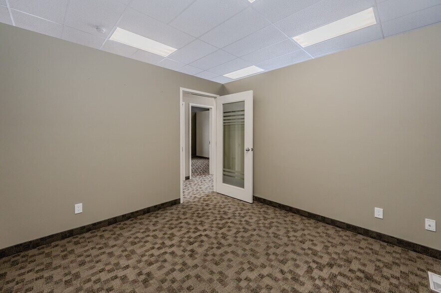 More Photos Of 90 Earl Martin Dr, Woolwich Medical For Lease