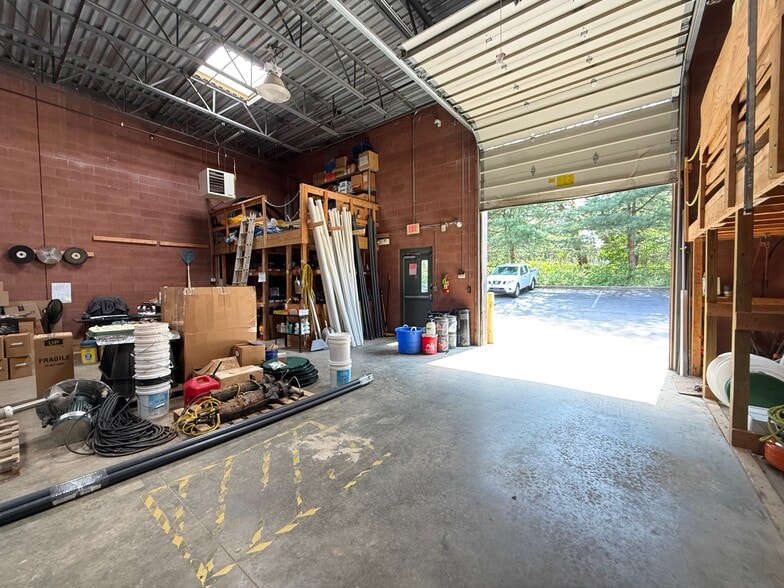 More Photos Of 14 Chrisevyn Ln, Phoenixville Flex For Sale