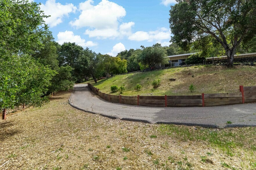 More Photos Of 261 Durazno Way, Portola Valley Land For Sale