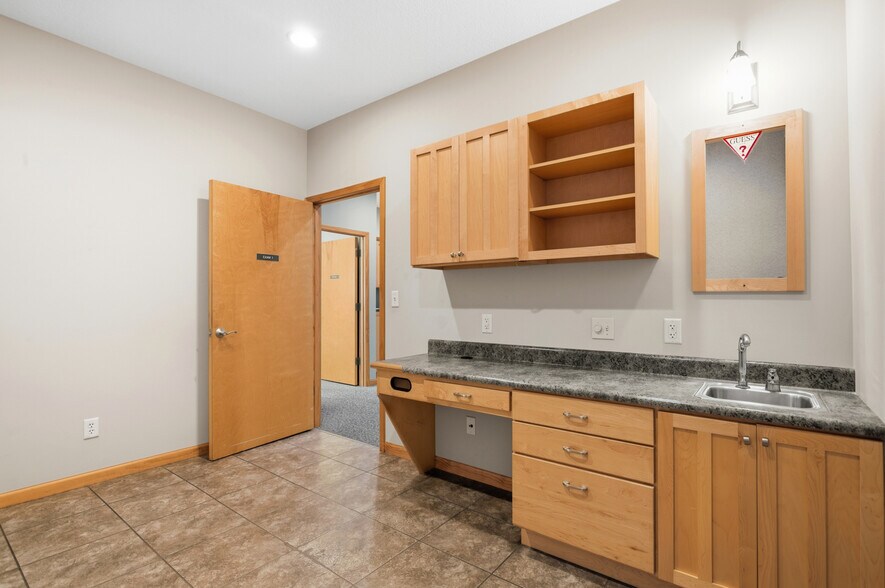 More Photos Of 1700 18th St, Charleston Office For Sale