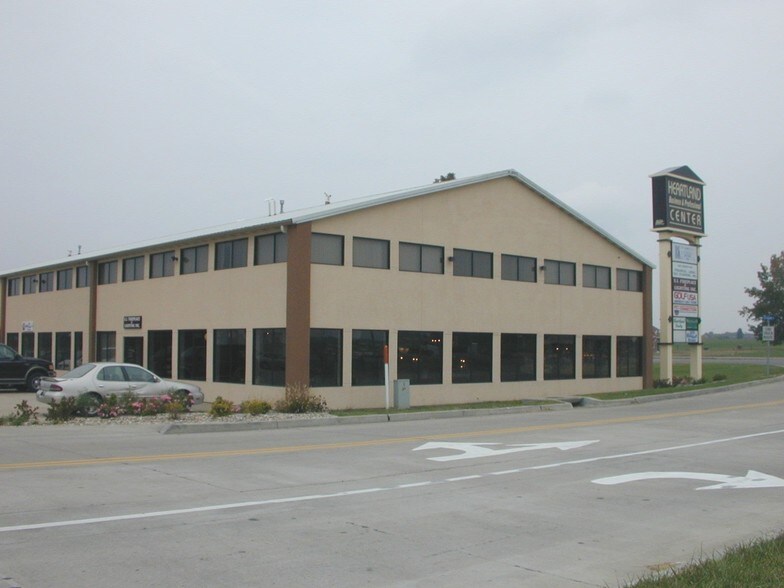 Primary Photo Of 4501 W Deyoung St, Marion Medical For Lease