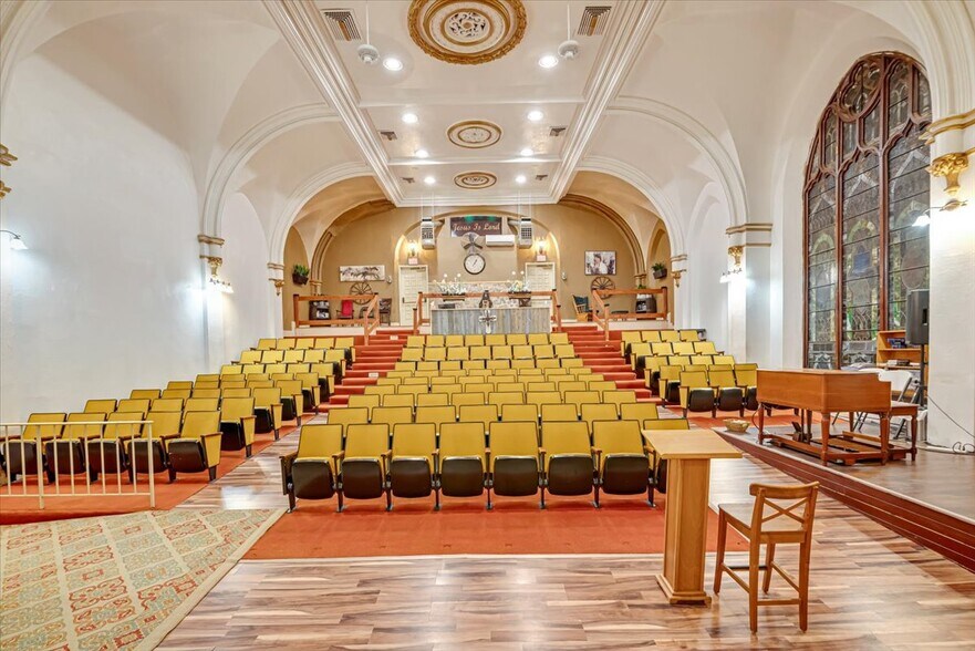 More Photos Of 837 W Linden St, Allentown Religious Facility For Sale