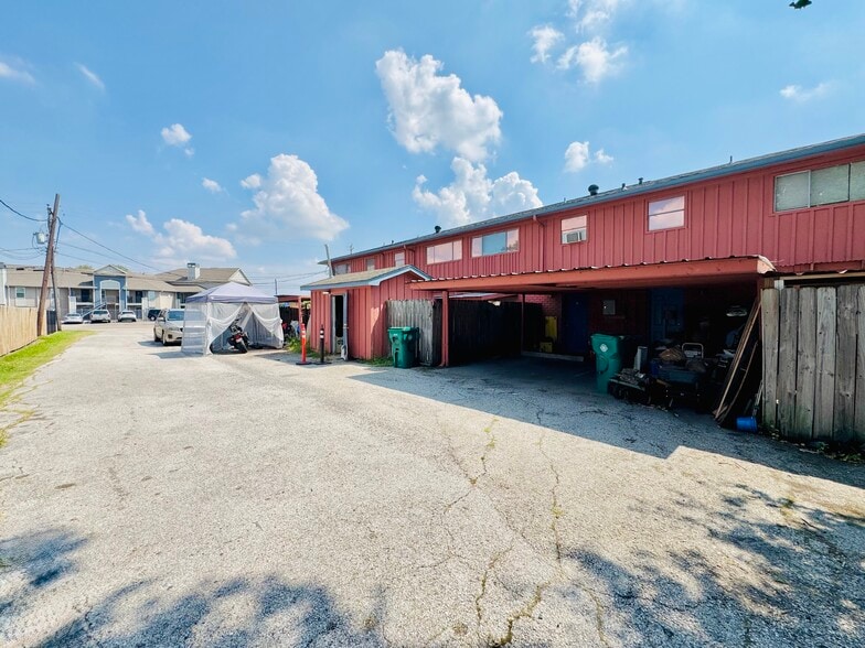 More Photos Of 2816 Lafferty Rd, Pasadena Apartments For Sale