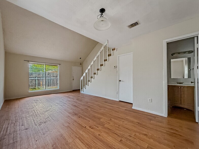 More Photos Of 3701-3740 Thornberry Ct, Corpus Christi Apartments For Sale