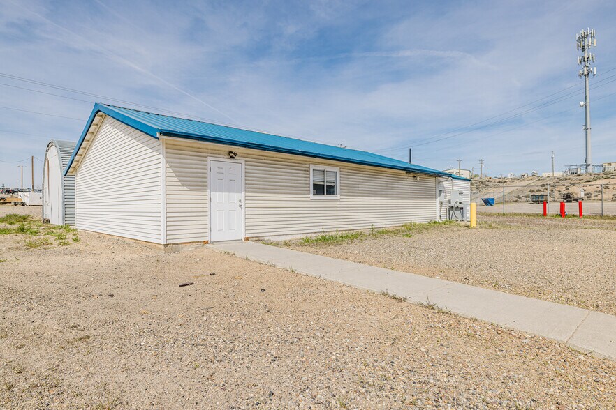 More Photos Of 824 Poplar St, Carlin Industrial For Sale