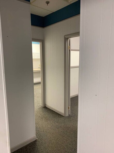 More Photos Of 12803 Oak Hill Ave, Hagerstown Office For Lease