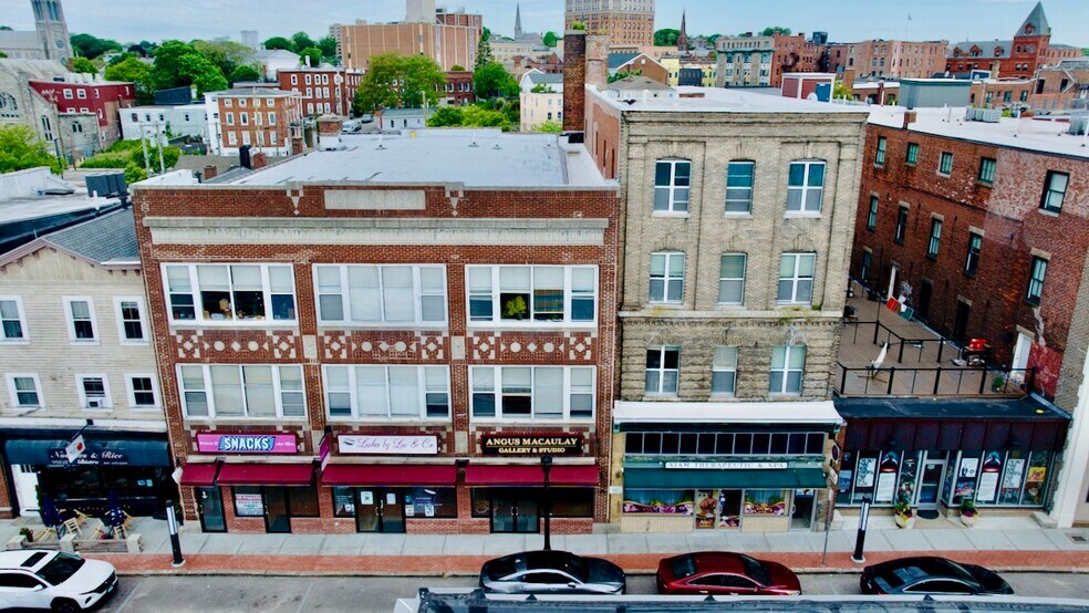 More Photos Of 153 Bank St, New London Apartments For Lease