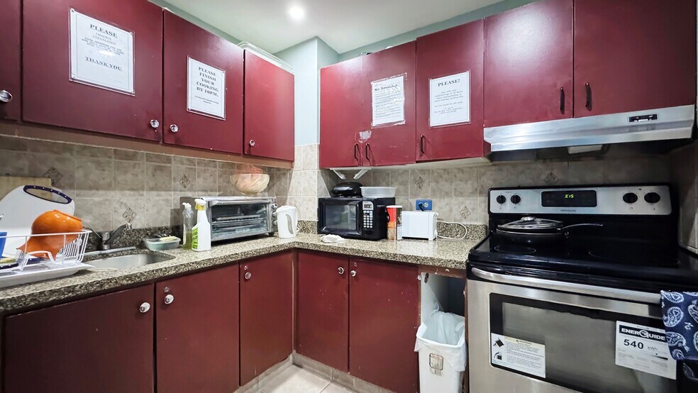 More Photos Of 137 Jarvis St, Toronto Hotel For Sale