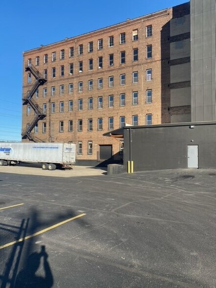 More Photos Of 911 Evans St, Cincinnati Warehouse For Lease