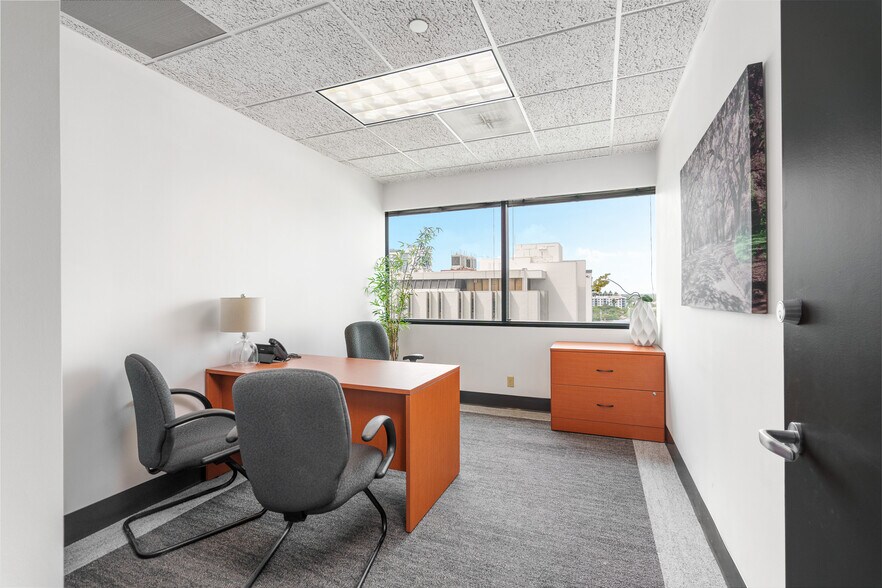 More Photos Of 1 E Broward Blvd, Fort Lauderdale Coworking Space