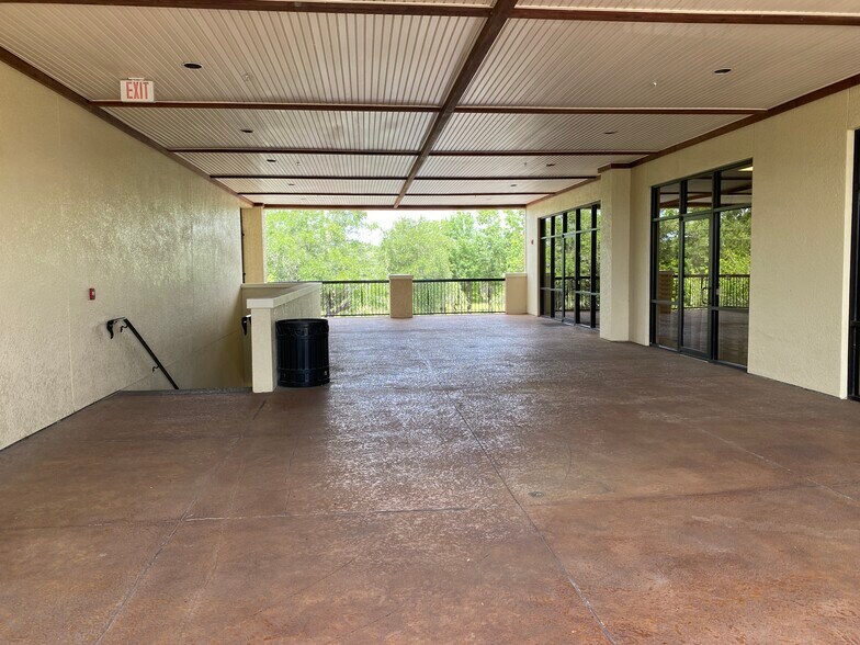More Photos Of 1034-1050 Bloomingdale Ave, Valrico Storefront Retail Office For Sale