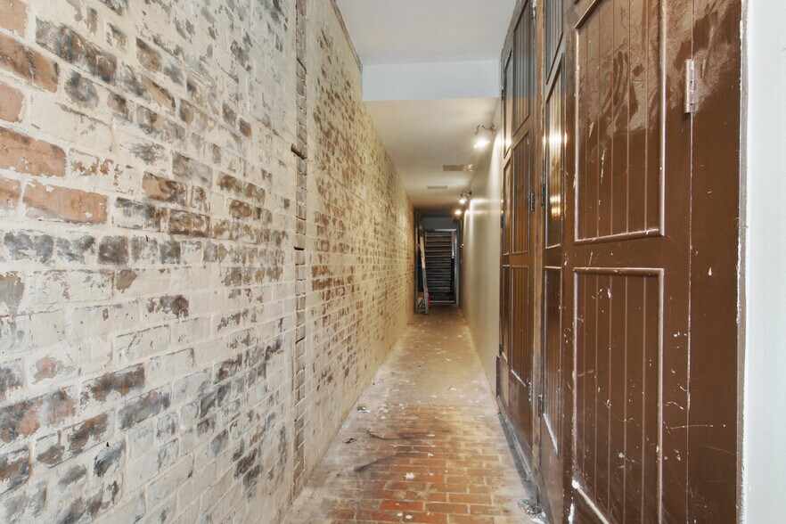 More Photos Of 3218 Magazine St, New Orleans General Retail For Sale