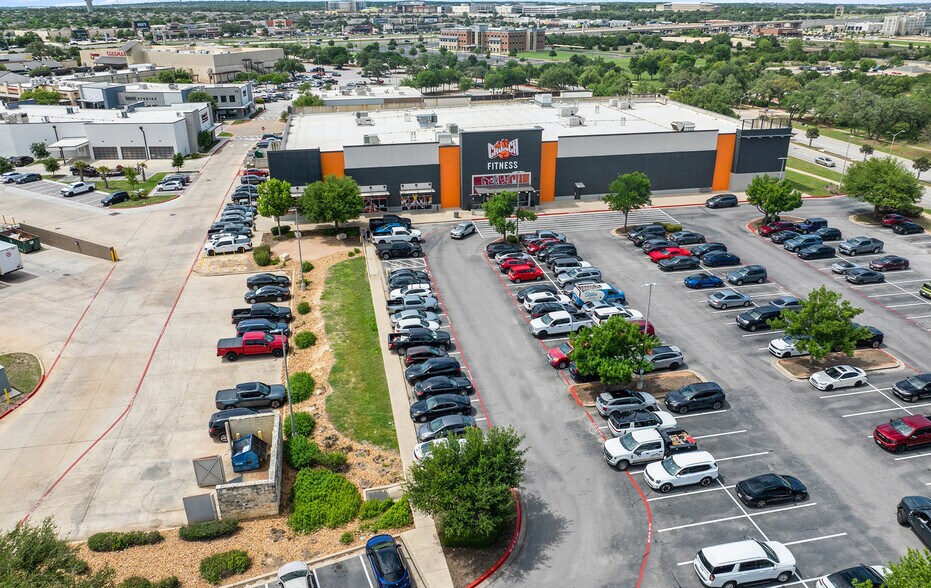 More Photos Of 1890 Ranch - 1335 E Whitestone Blvd, Cedar Park, Cedar Park General Retail For Lease