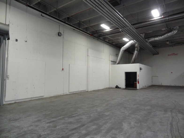 More Photos Of 1800 NW 66th Ave, Plantation Light Manufacturing For Lease