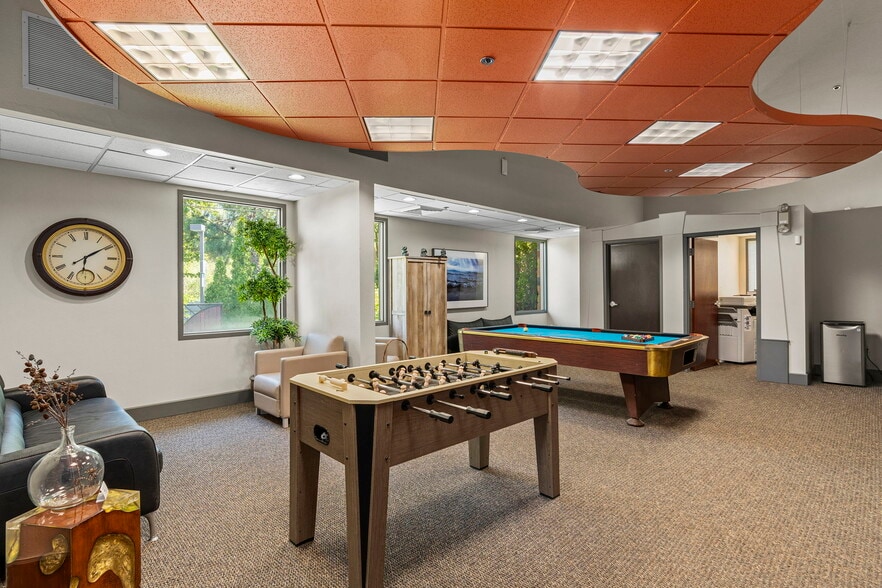 More Photos Of 6160 Plumas St, Reno Office For Sale