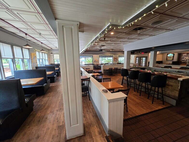 More Photos Of 9 Park Ln, Hilton Head Island Restaurant For Sale