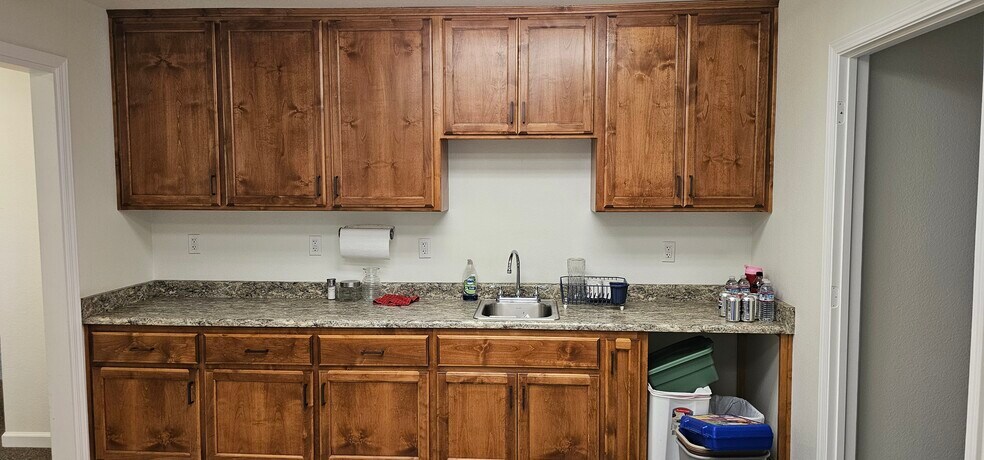 More Photos Of 1425 Butte House Rd, Yuba City Office For Lease