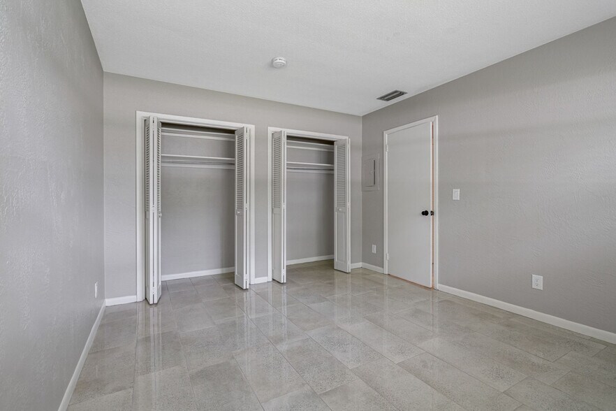 More Photos Of 3960 12th St, Saint Petersburg Apartments For Sale