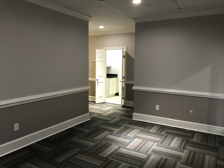 More Photos Of 9671 Sliding Hill Rd, Ashland Office For Lease