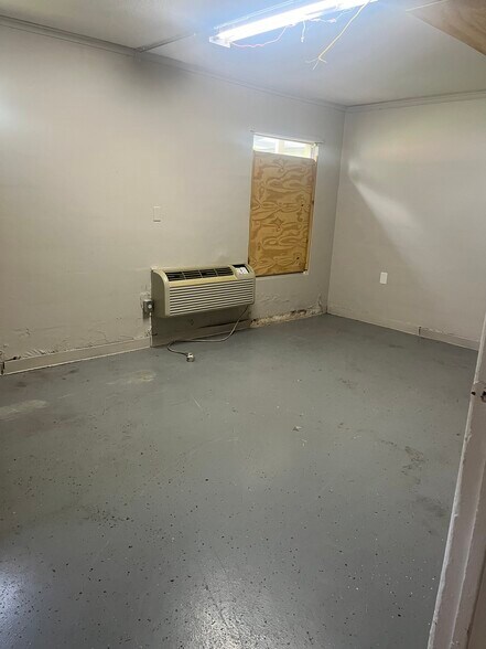 More Photos Of 8060 Stinson St, Milan Specialty For Sale