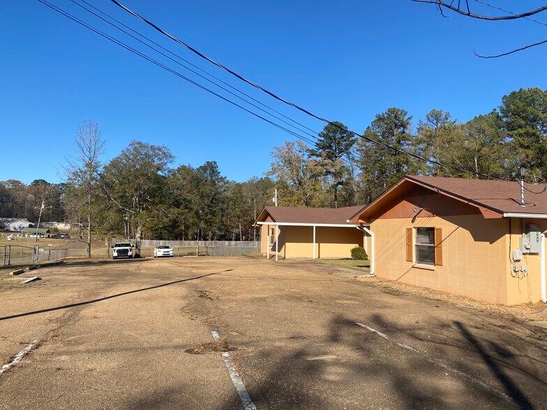 More Photos Of 120 Head Start Ln, Pearl Office For Sale