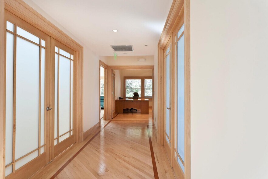 More Photos Of 1330 Post Rd E, Westport Storefront For Lease