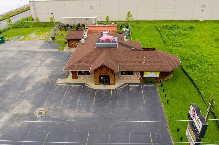 More Photos Of 6006 Shepherdsville Rd, Louisville Restaurant For Sale