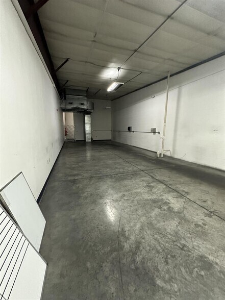 More Photos Of 1011 Veterans St, Mauston Manufacturing For Sale