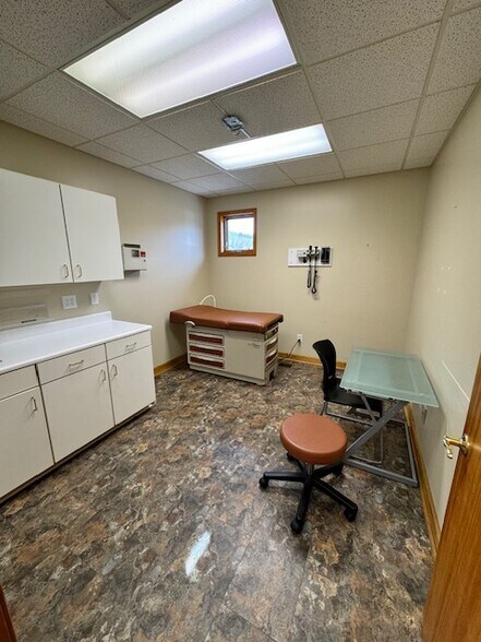More Photos Of 108 Park Ave, Banner Elk Medical For Lease