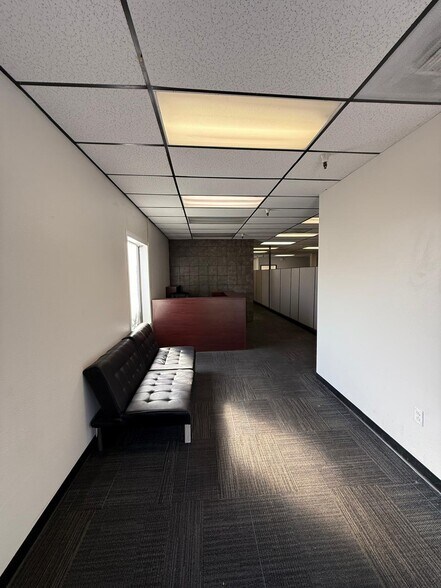 More Photos Of 7979-7989 Vickers St, San Diego Flex For Lease